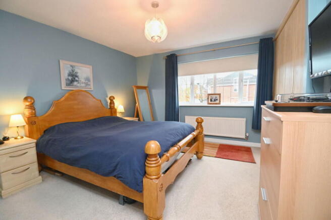 4 bed Detached for sale Image 11