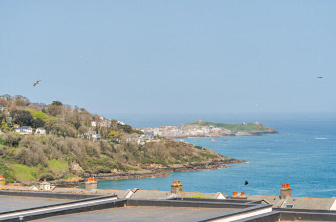 1438249-7-69d6703...