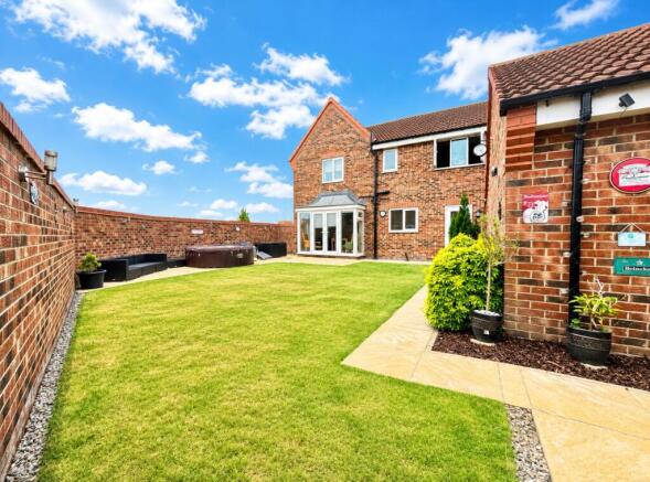 4 bed Detached for sale Image 2