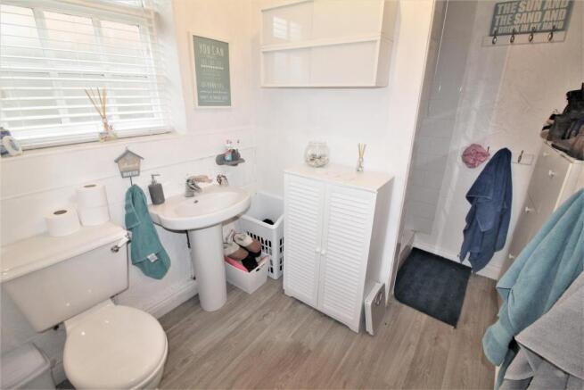 SHOWER ROOM/CLOAKROOM