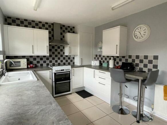 Kitchen1.jpg