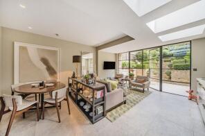 Flat A, 163, Kennington Park Road, London SE11 4JJ