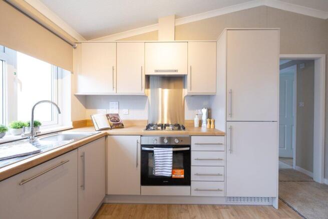 2 bed Park Home for sale Image 8