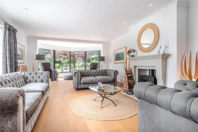 6 bed Detached for sale Image 9