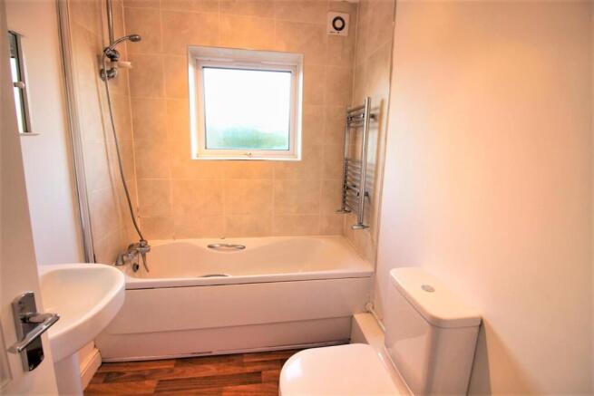 2 bed Terraced to rent Image 9
