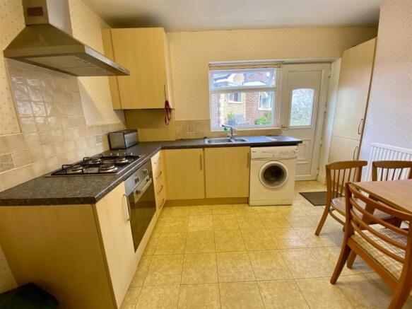 KITCHEN (2).jpg