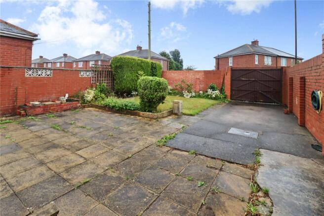 Garden/Driveway