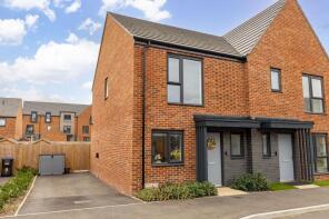7, Busy Bees Halt, Pease Pottage RH11 9UT