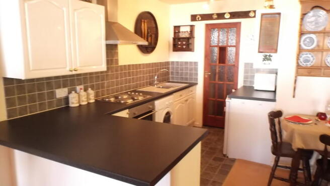 kitchen v2.JPG