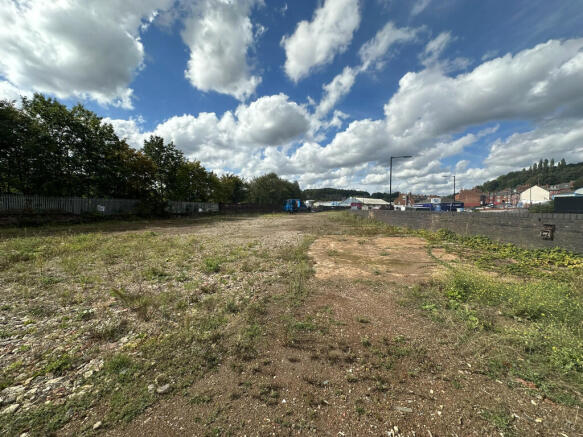 Land to rent Image 7