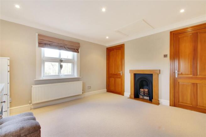 3rd Bedroom (2)