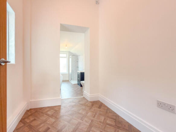 4 bed Semi-Detached for sale Image 12