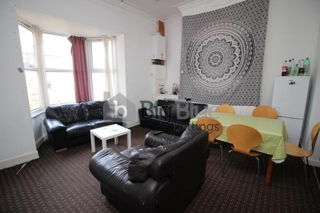 5 bed Terraced to rent Image 4