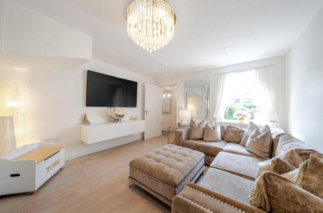 1330674-8-6895cd8...