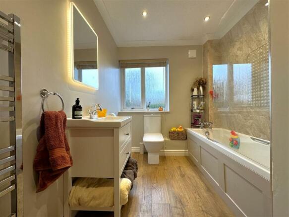 Stylish Modern Bathroom 506