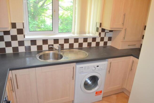 Kitchen 2 (Medium).JPG