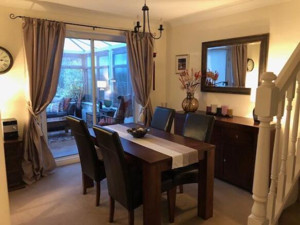 ADDITIONAL DINING AREA PHOTO