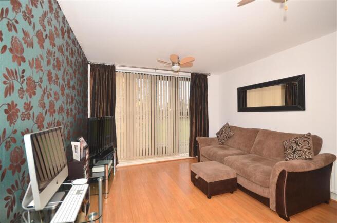 Lounge/Kitchen Area