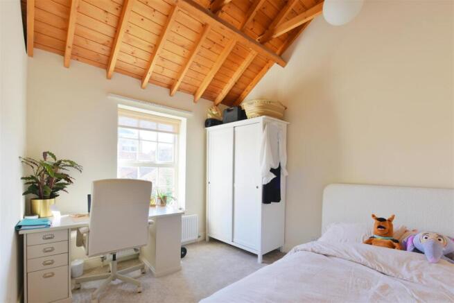 2 bed Apartment to rent Image 6