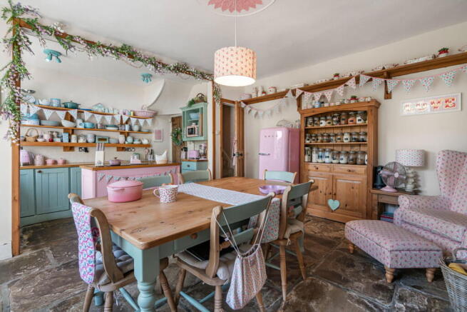 3 bed Terraced for sale Image 7