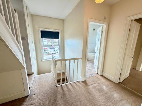 3 bed Terraced for sale Image 6