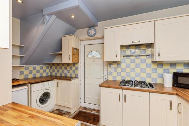 2 bed Semi-Detached for sale Image 6