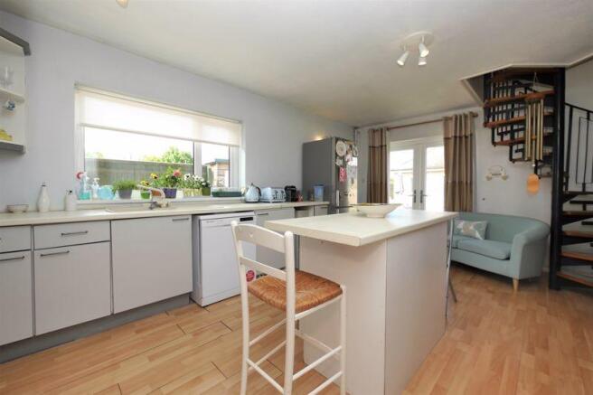 KITCHEN/BREAKF...