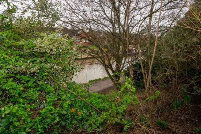 Canal Views To Rear