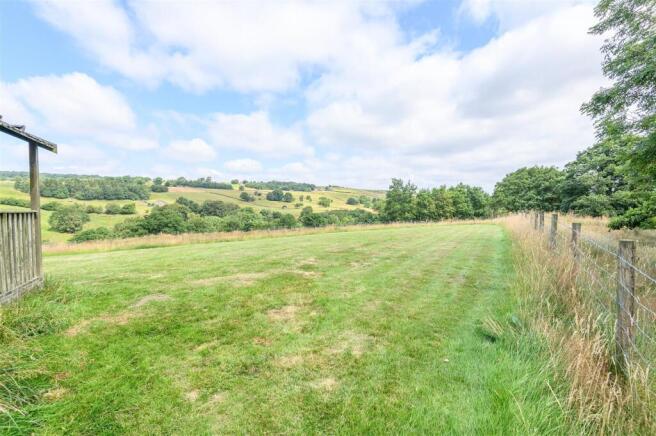 4 bed Detached for sale Image 4
