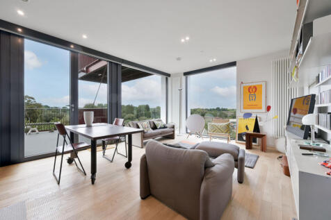 Brent Way, Brentford, TW8