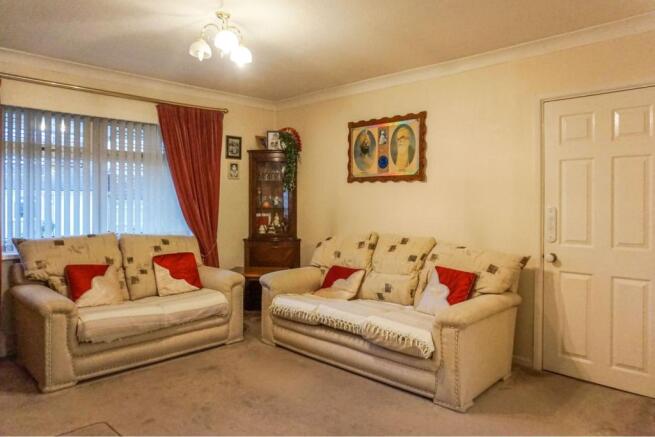 Lounge/Dining Room
