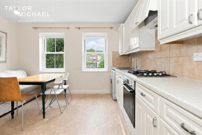Kitchen / Living Room