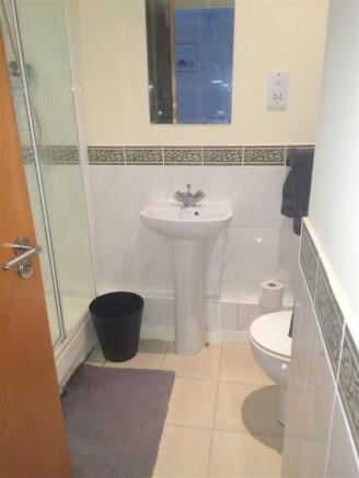ensuite.jpg