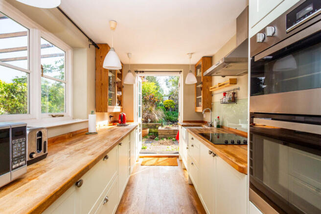 Kitchen/Breakfast...