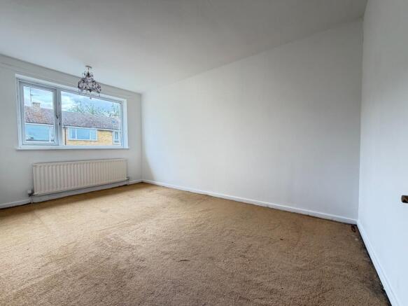 3 bed Flat for sale Image 11