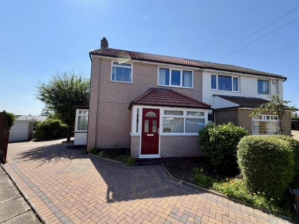 3 bed Semi-Detached for sale in halifax