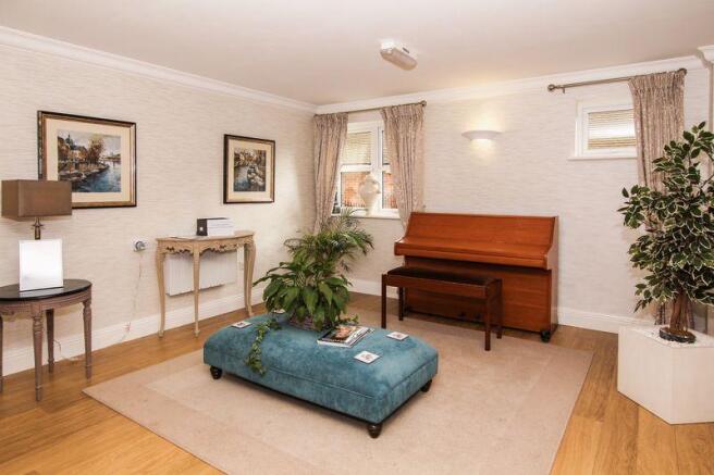 Residents Musi...