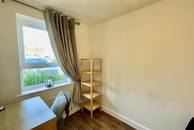 4 bed Semi-Detached for sale Image 10