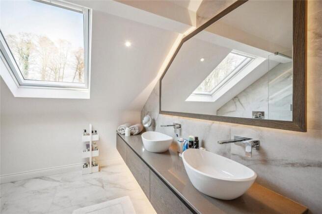 5 bed Not Specified for sale Image 9