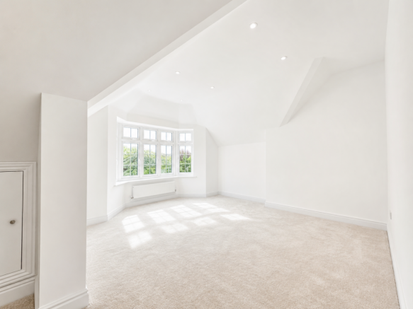 Luxury 4 Bedroom House - Tring photo 4