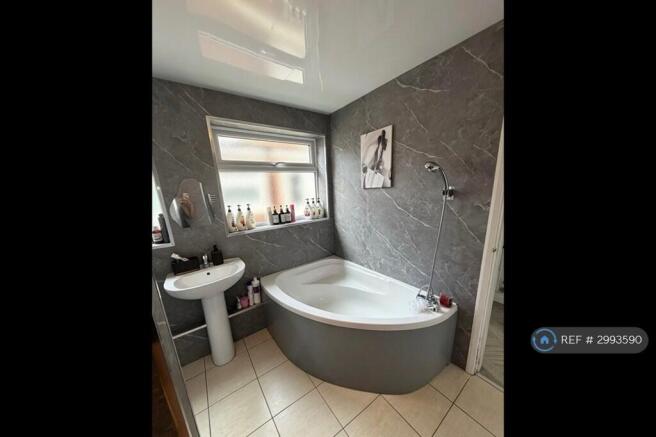 2 bed Terraced to rent Image 7