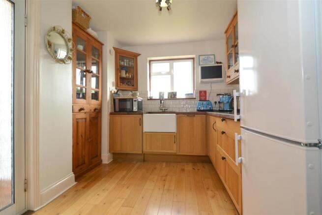 kitchen 1.jpg