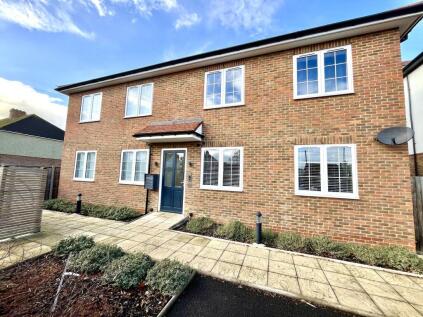 Gilders Road, Chessington, Surrey. KT9 2AL
