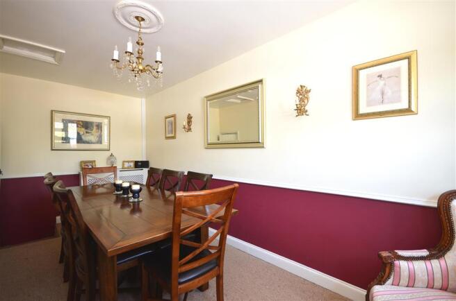 Dining Room/ Bedroom 4