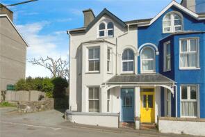 7 Gwenallt, Bryntirion Terrace, Ffordd Caernarfon, Criccieth LL52 0AT