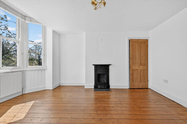 4 bed Terraced for sale Image 8