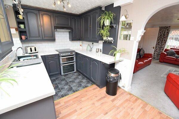 open plan kitchen/diner