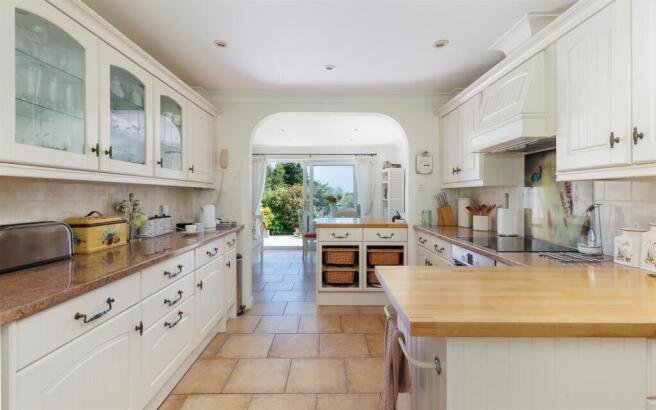 Kitchen/ Breakfast Room