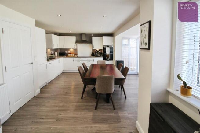 4 bed Detached for sale Image 6