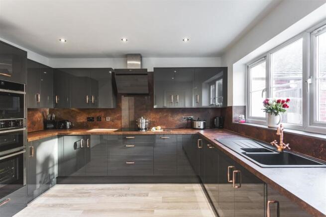 Contemporary Dining Kitchen